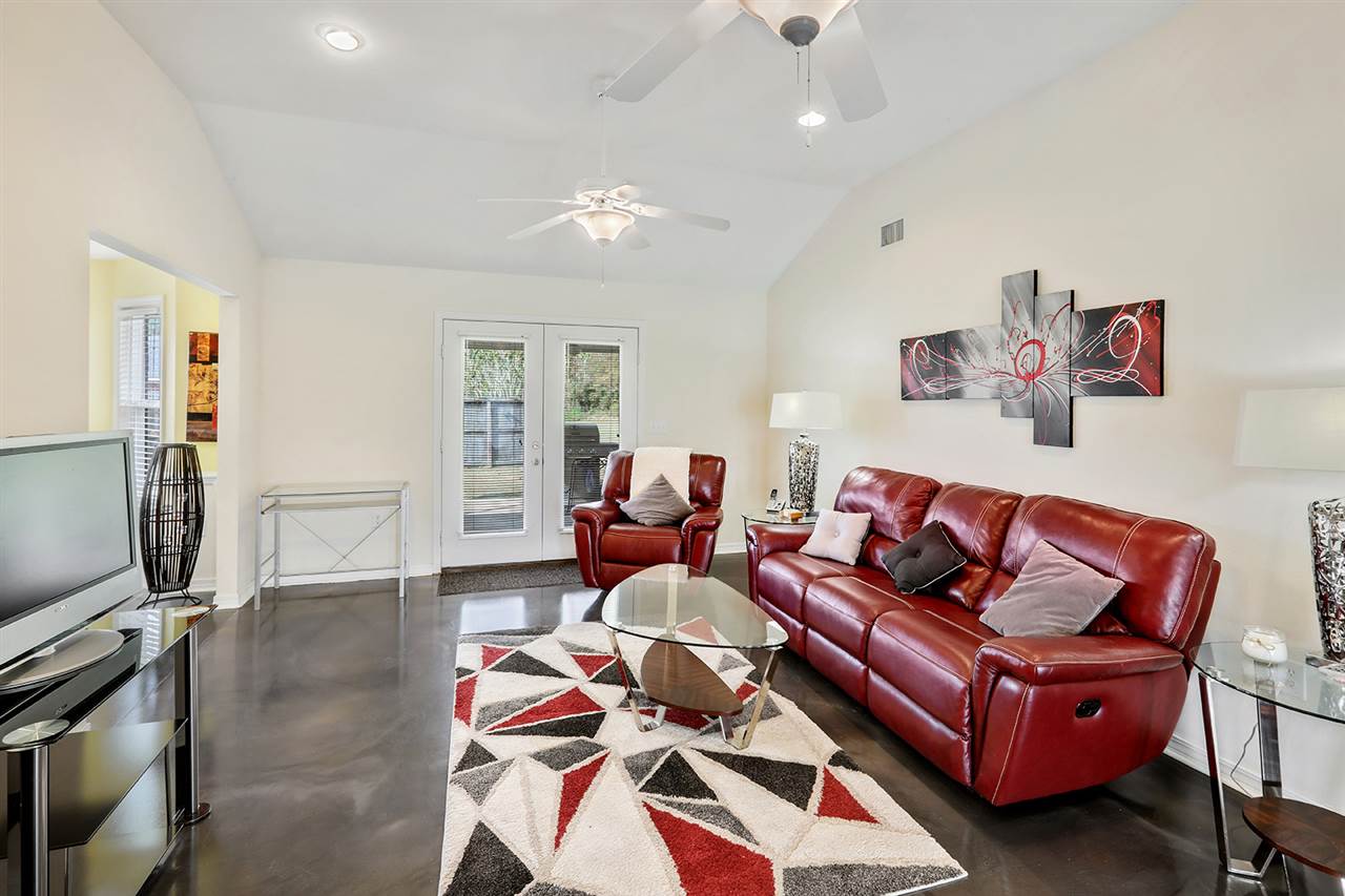 1905 Nile Court Foley, AL 36535 - Photo 2 of 15 Living Room