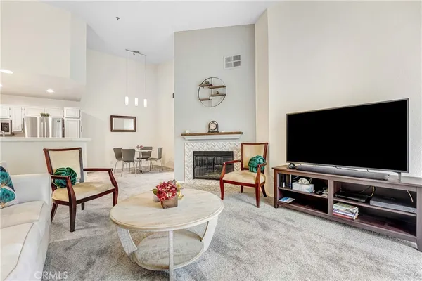$385,000 | 5728 Oak Bend Lane, Unit 310, Oak Park, CA 91377