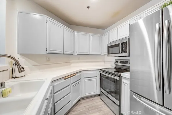 $385,000 | 5728 Oak Bend Lane, Unit 310, Oak Park, CA 91377