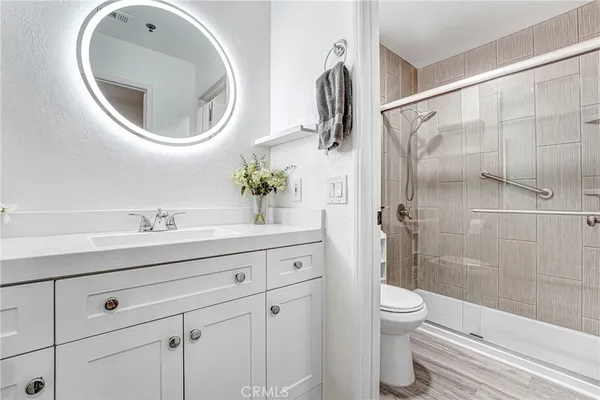 $385,000 | 5728 Oak Bend Lane, Unit 310, Oak Park, CA 91377
