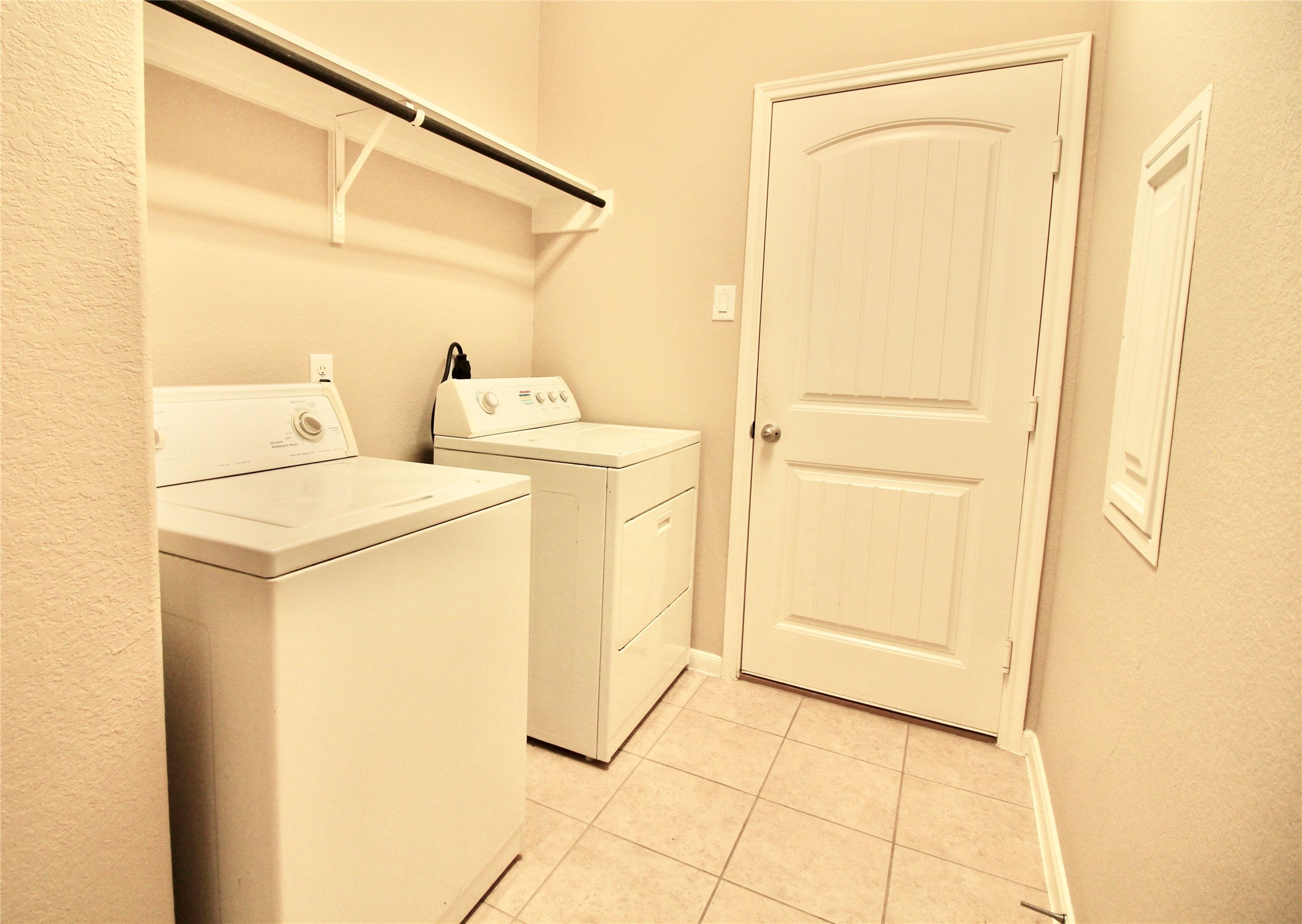 25311 Saddlebrook Ranch Drive Tomball, TX 77375 - Photo 21 of 30 Washer and dryer are included.