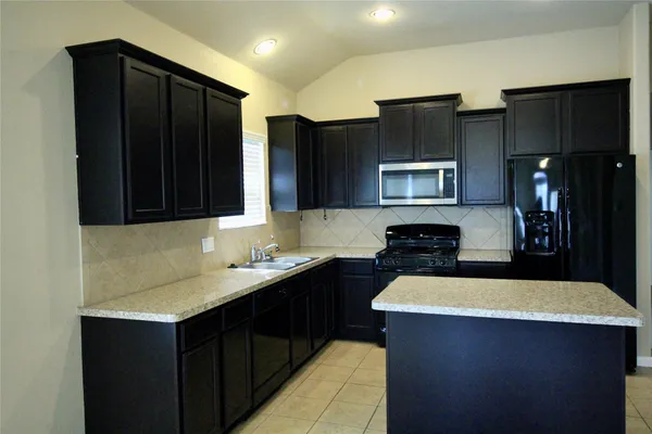 $2,100 | 25311 Saddlebrook Ranch Drive, Tomball, TX 77375