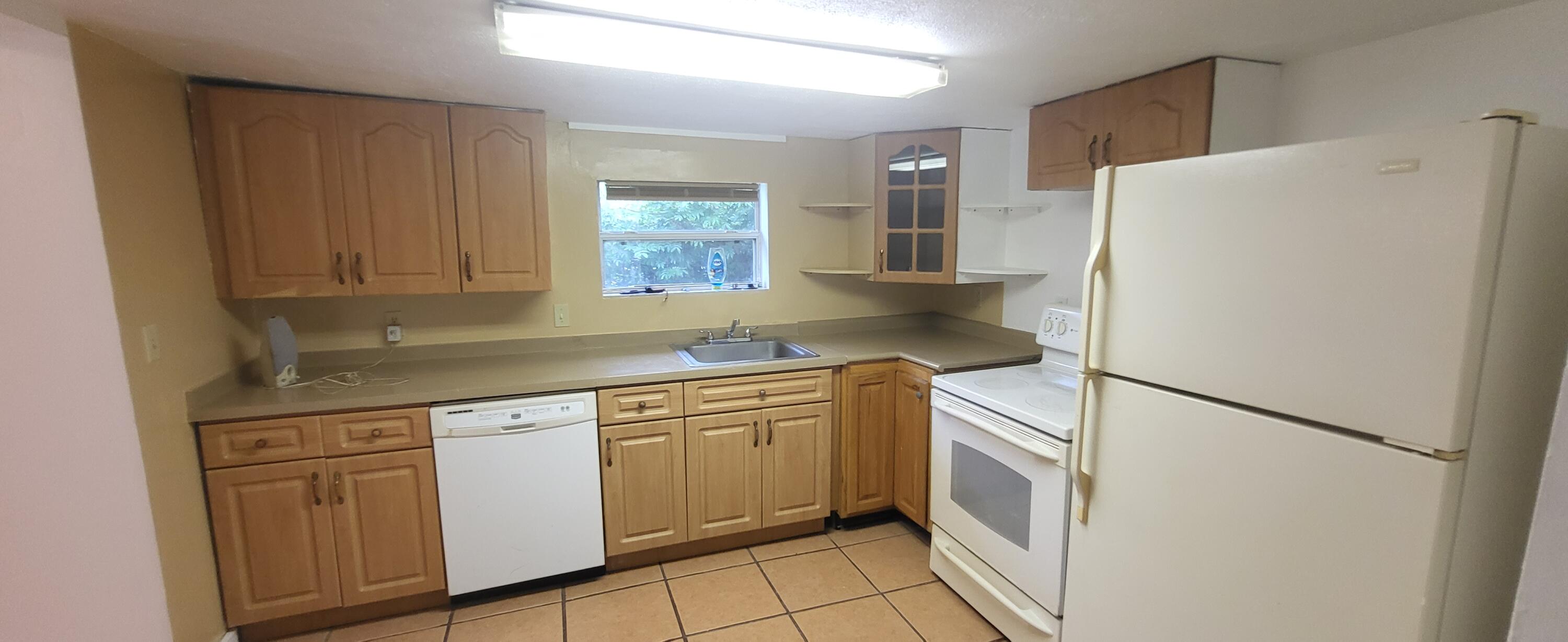 2890 Dame Road Fort Pierce, FL 34981 - Photo 4 of 17 20230729_140035