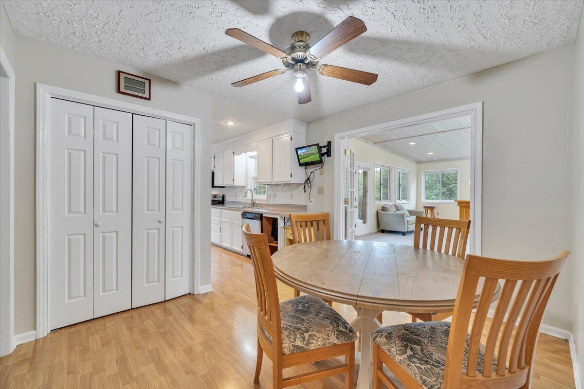 420 Juniper Road Hardy, VA 24101 - Photo 5 of 45 10-MIB01365
