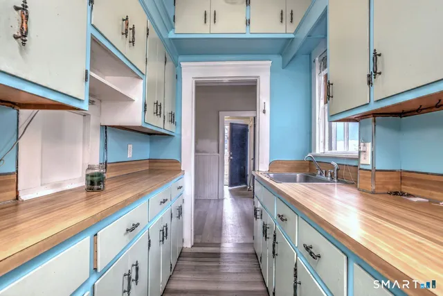 $265,000 | 136 Church Street, Putnam, CT 06260