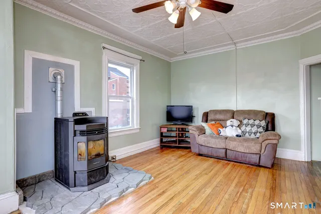 $265,000 | 136 Church Street, Putnam, CT 06260