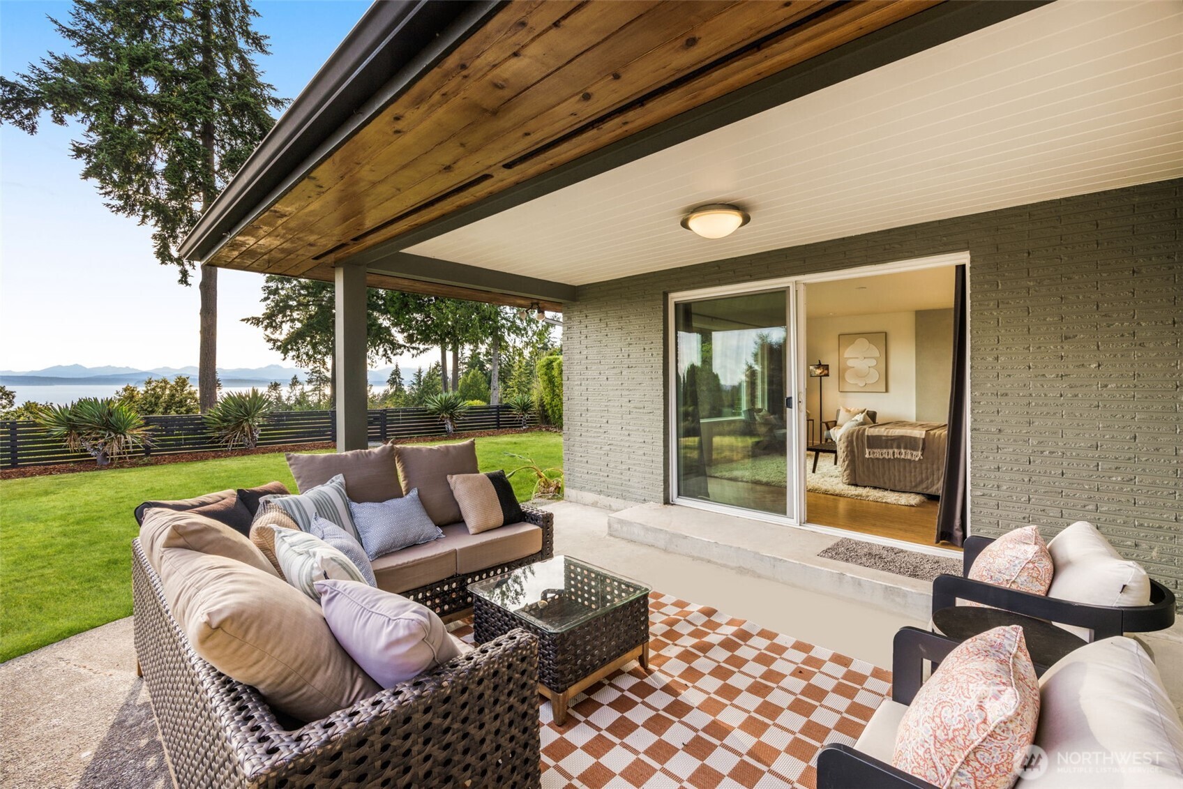 8731 Fauntlee Crest Southwest Seattle, WA 98136 - Photo 16 of 39