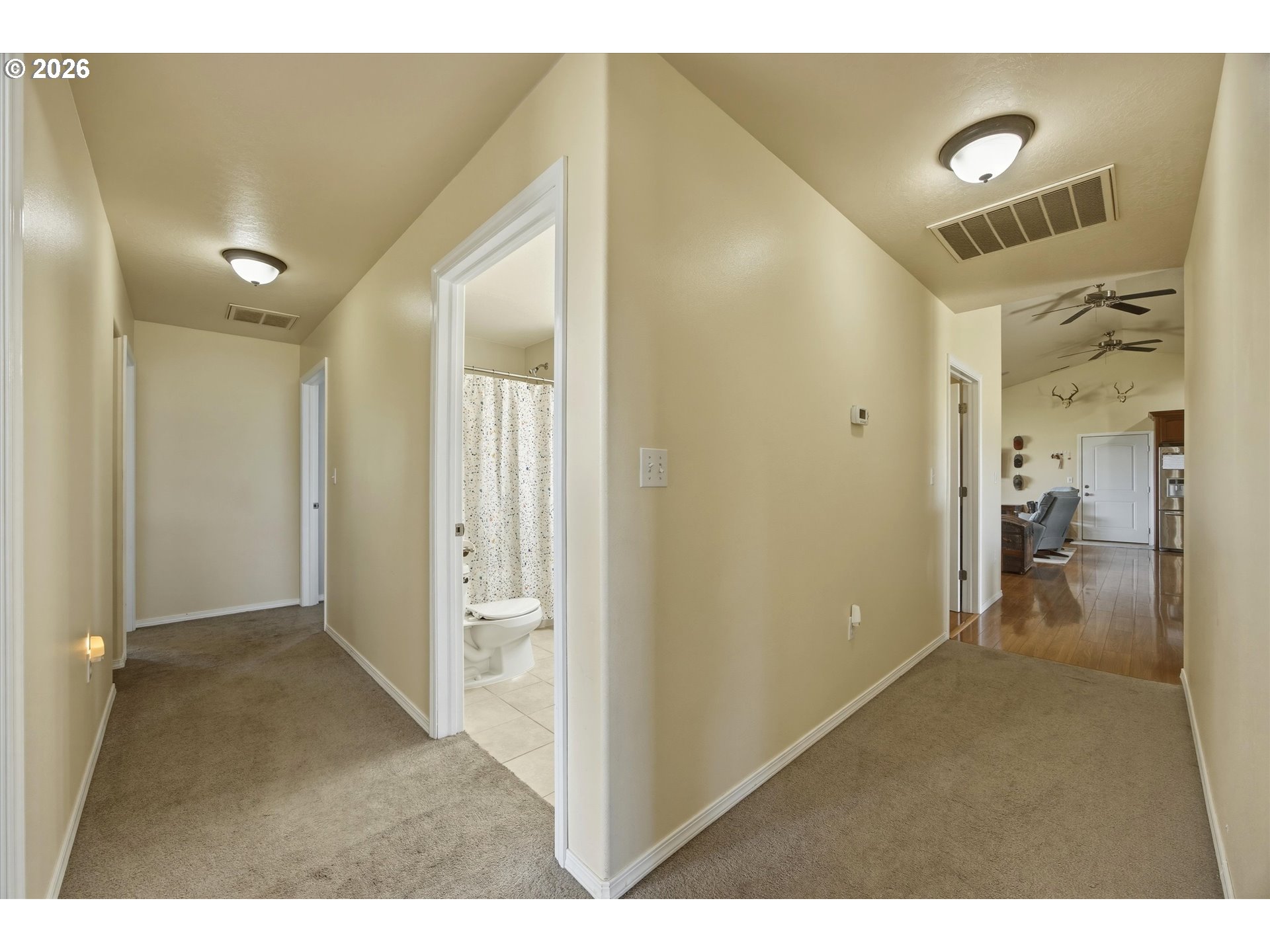 495 Second Street West Irrigon, OR 97844 - Photo 21 of 34 a view of a hallway with bathroom