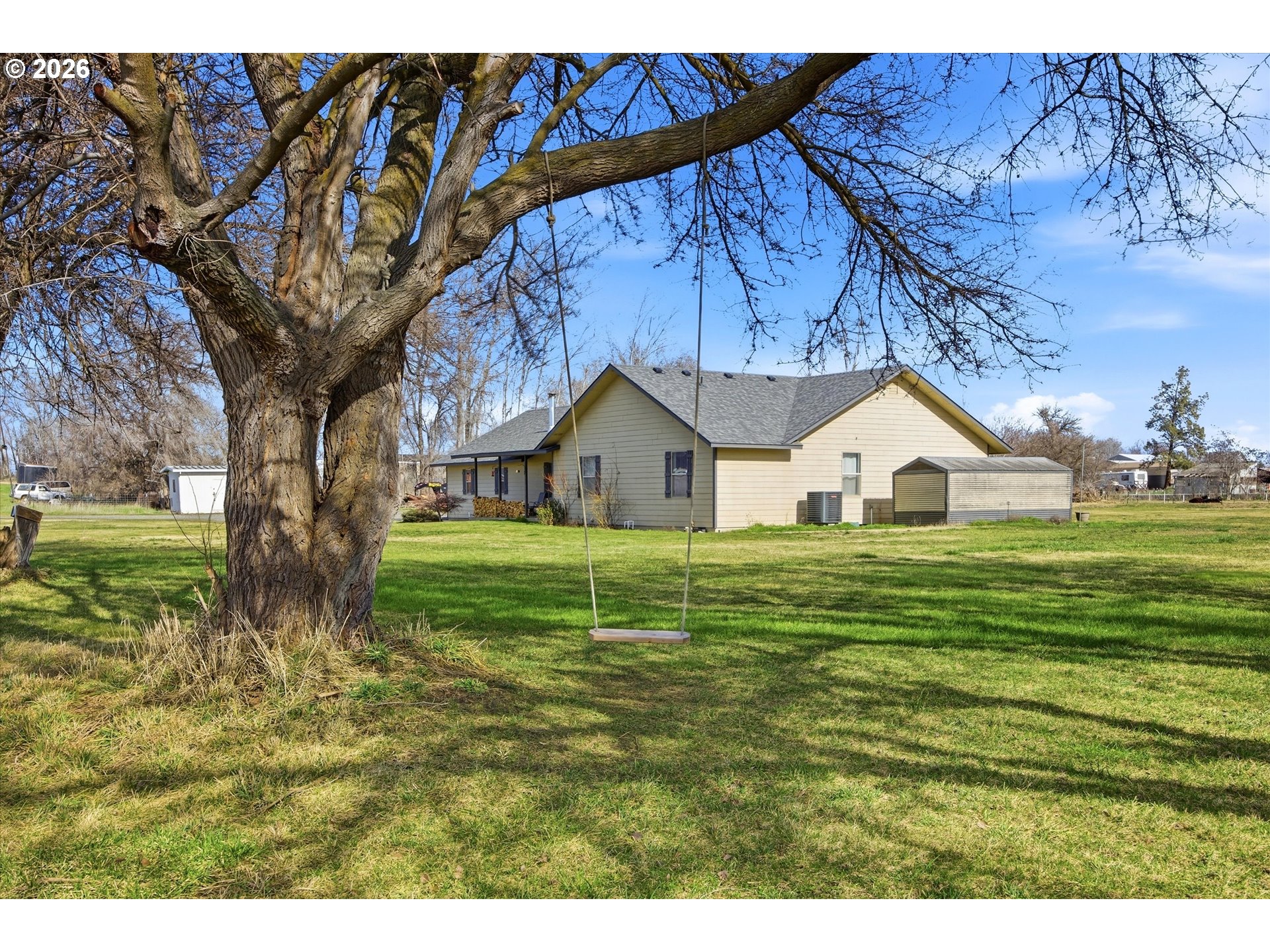 495 Second Street West Irrigon, OR 97844 - Photo 27 of 34 a view of house with backyard and garden