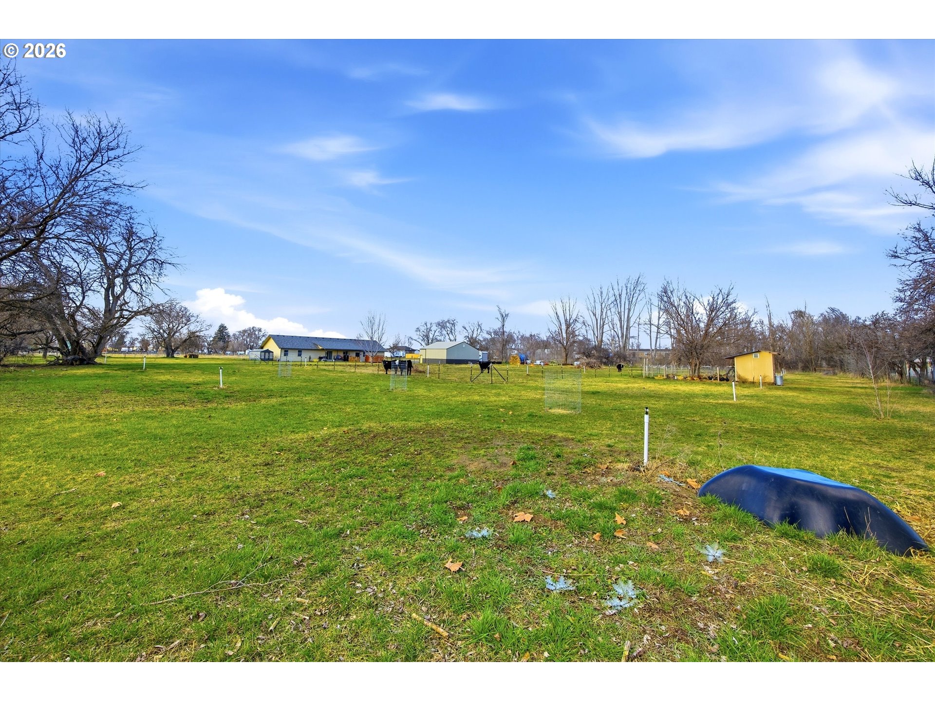 495 Second Street West Irrigon, OR 97844 - Photo 28 of 34 a view of a golf course with a lake