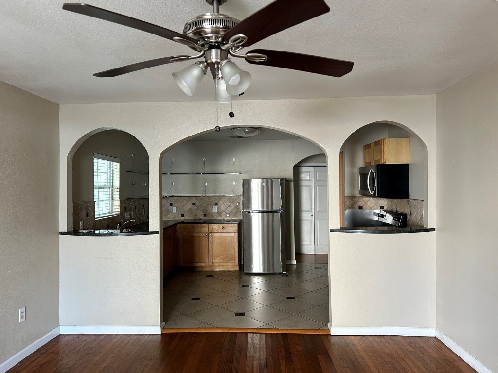 3105 Kings Lane Austin, TX 78705 - Photo 9 of 12