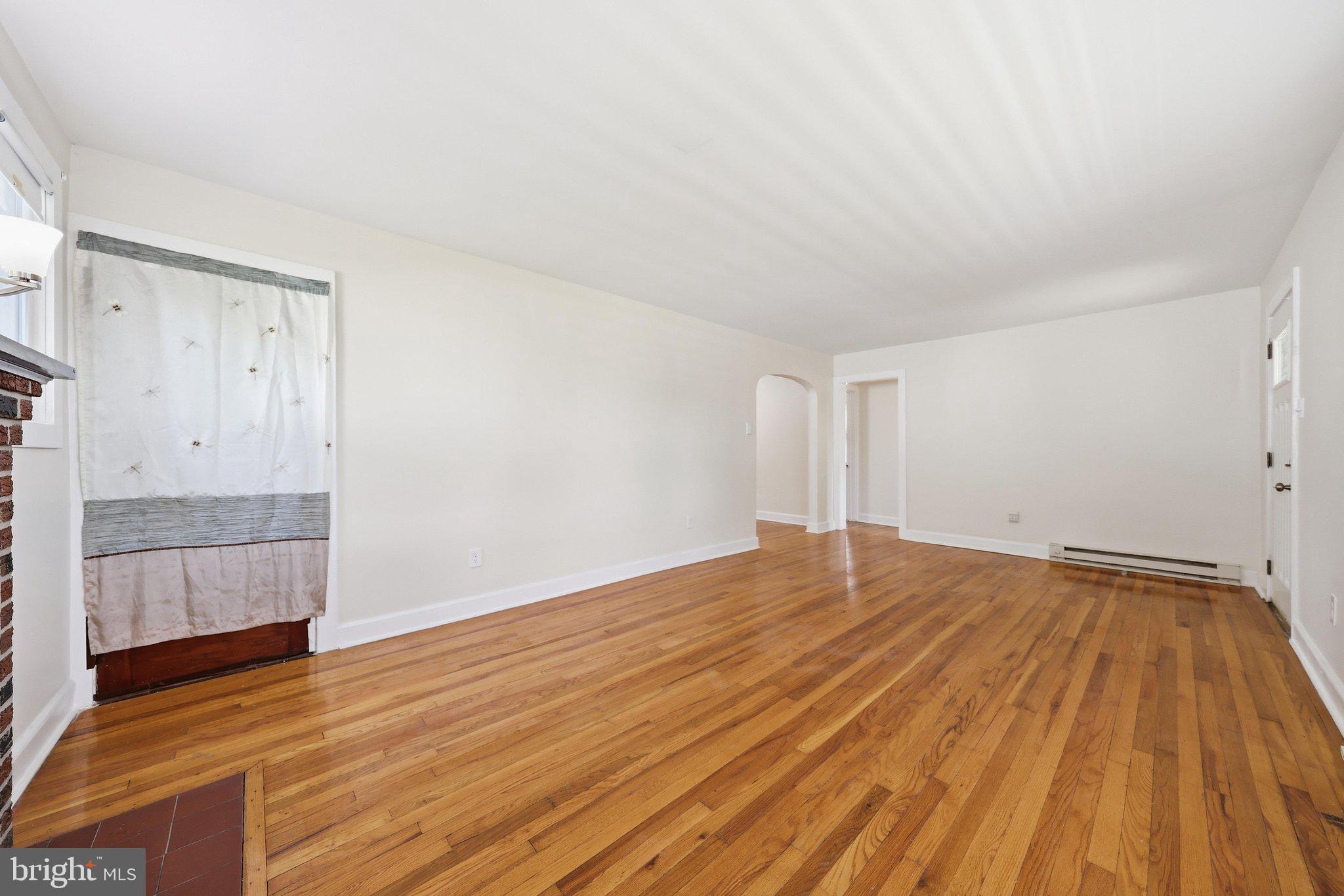 624 Military Road Frederick, MD 21702 - Photo 8 of 53 Living Room