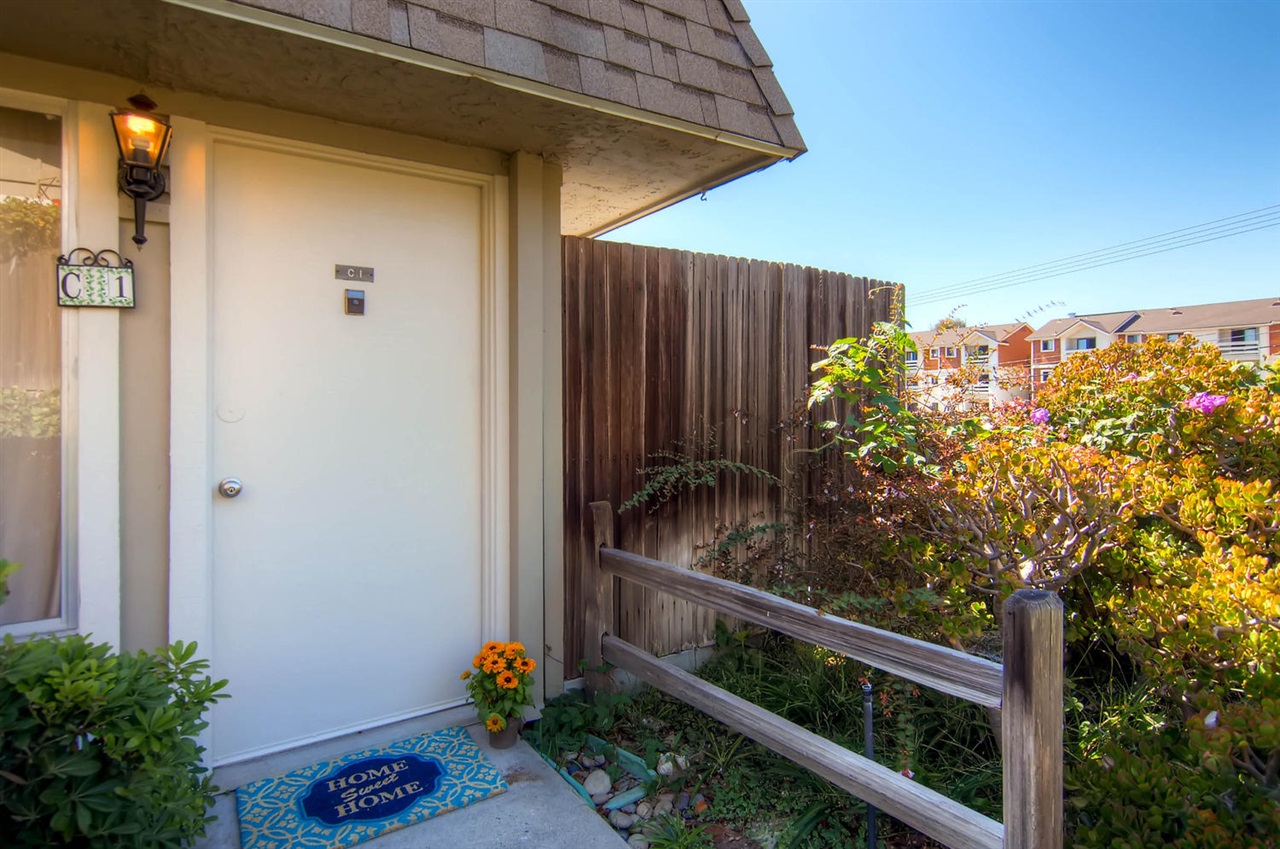 704 Regal Road, Unit C1 Encinitas, CA 92024 - Photo 4 of 25