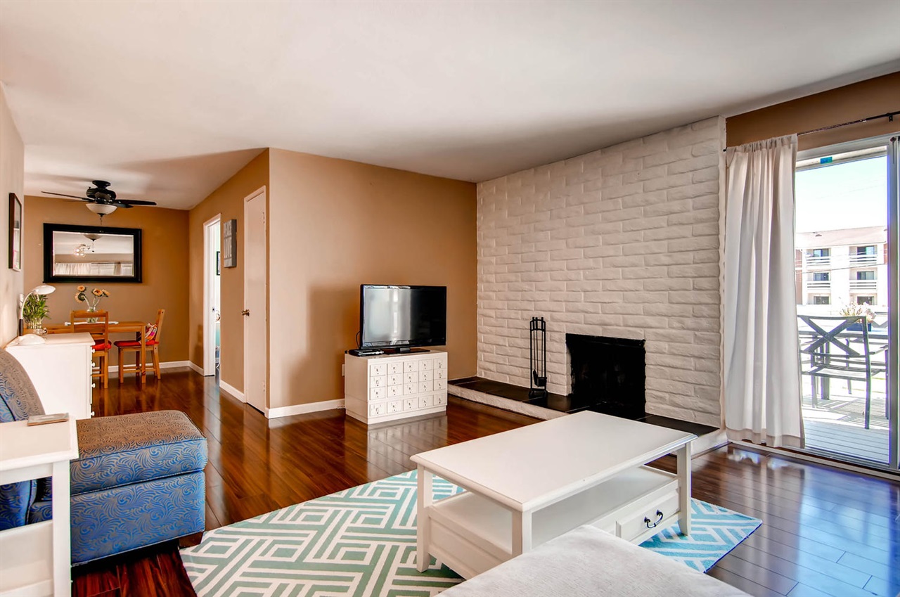 704 Regal Road, Unit C1 Encinitas, CA 92024 - Photo 5 of 25
