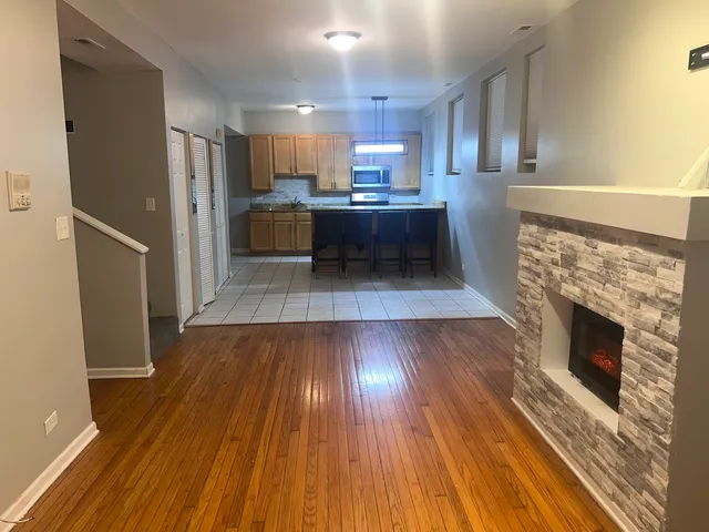 $1,375 | 1430 East 69th Street, Unit 1S, Chicago, IL 60637