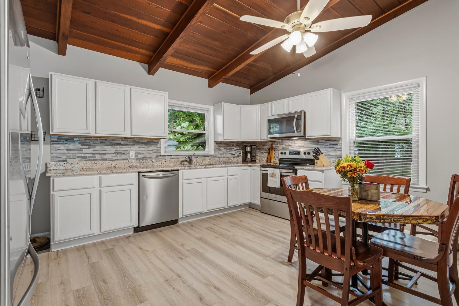 4903 Thrush Avenue Decatur, IL 62521 - Photo 13 of 32 Gallery Image 13