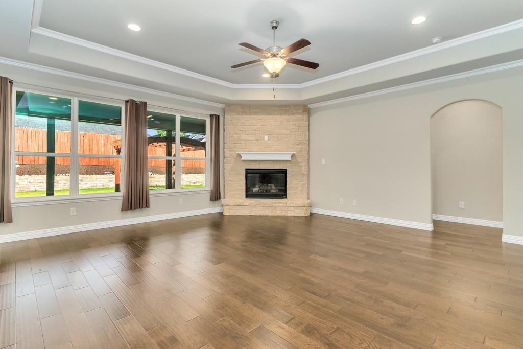 808 Chestnut Grove Drive Cleburne, TX 76033 - Photo 10 of 37