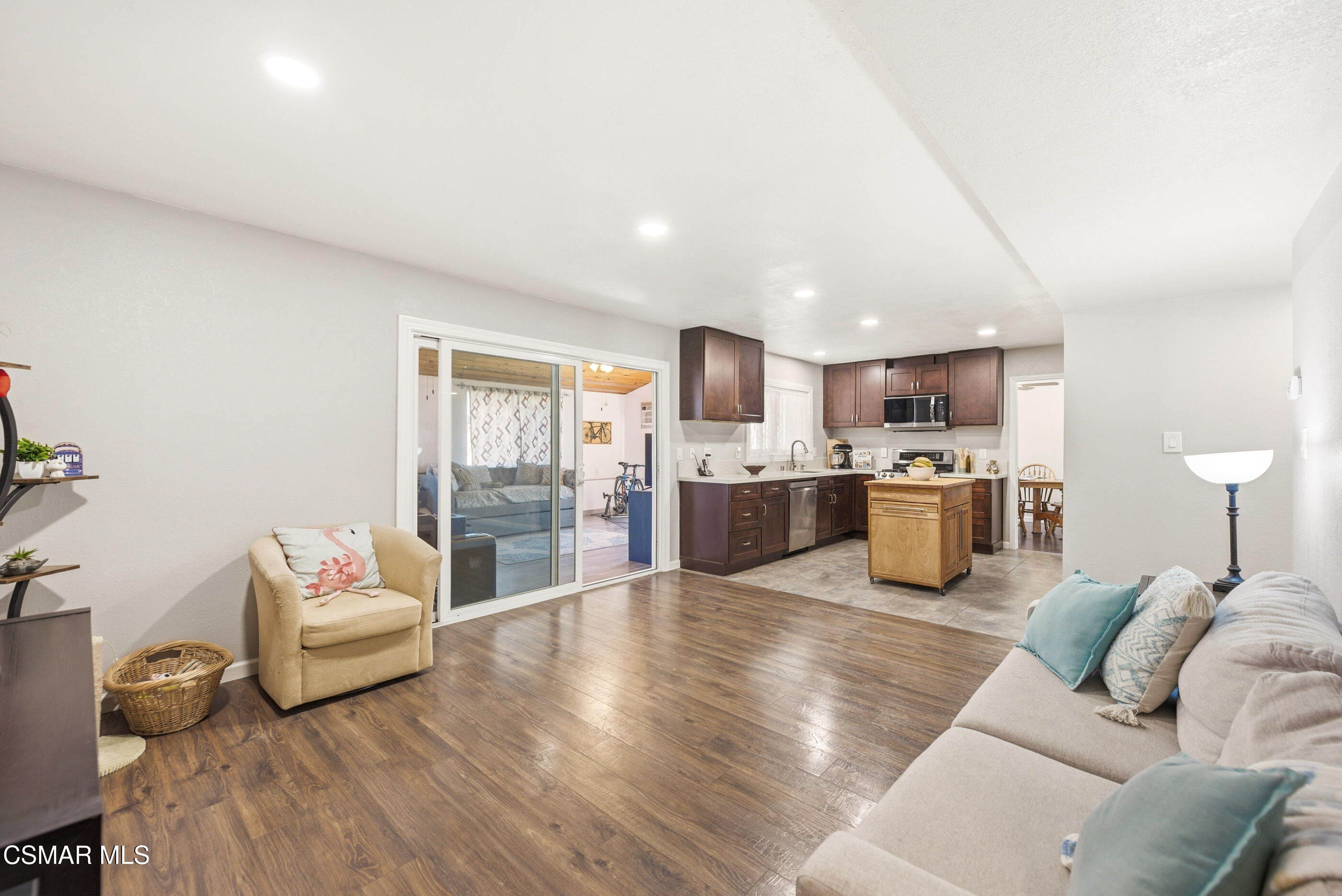6524 Menlo Street Simi Valley, CA 93063 - Photo 16 of 51 6524 Menlo St. Simi Valley, CA 93063
