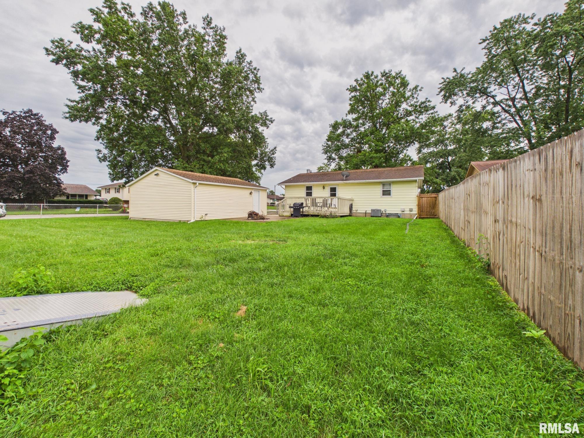 3029 Selkirk Road Springfield, IL 62702 - Photo 20 of 21 Gallery Image 20
