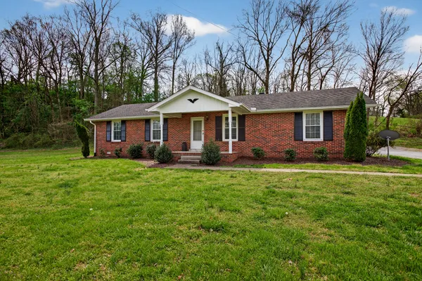 $2,000 | 832 New Shackle Island Road, Hendersonville, TN 37075