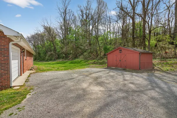 $2,000 | 832 New Shackle Island Road, Hendersonville, TN 37075