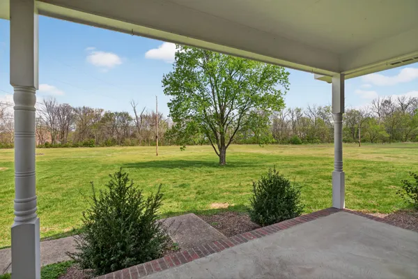 $2,000 | 832 New Shackle Island Road, Hendersonville, TN 37075