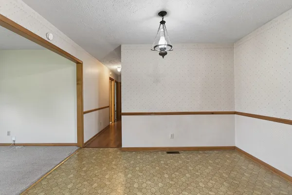 $2,000 | 832 New Shackle Island Road, Hendersonville, TN 37075