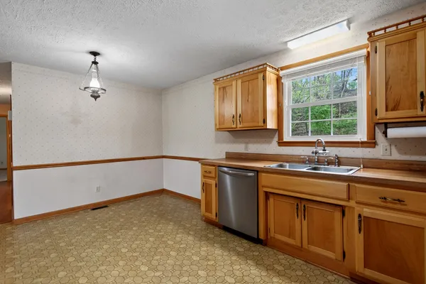 $2,000 | 832 New Shackle Island Road, Hendersonville, TN 37075