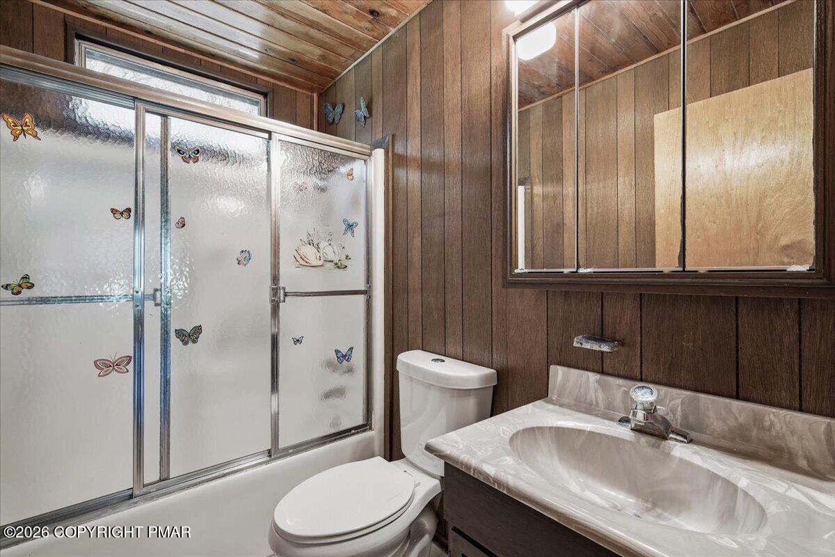214 Hummingbird Trail Bushkill, PA 18324 - Photo 23 of 34 46-Photo-42