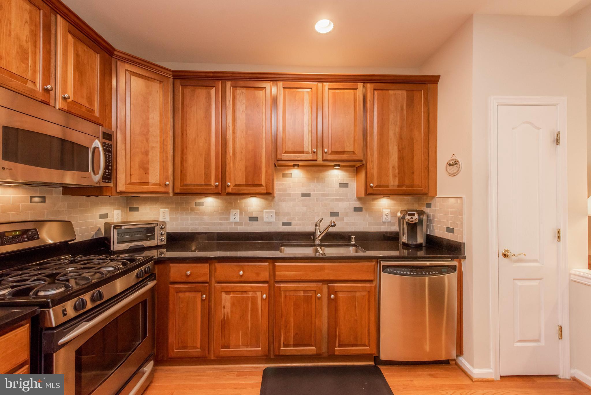 8249 Academy Road, Unit 44 Ellicott City, MD 21043 - Photo 10 of 50 Kitchen