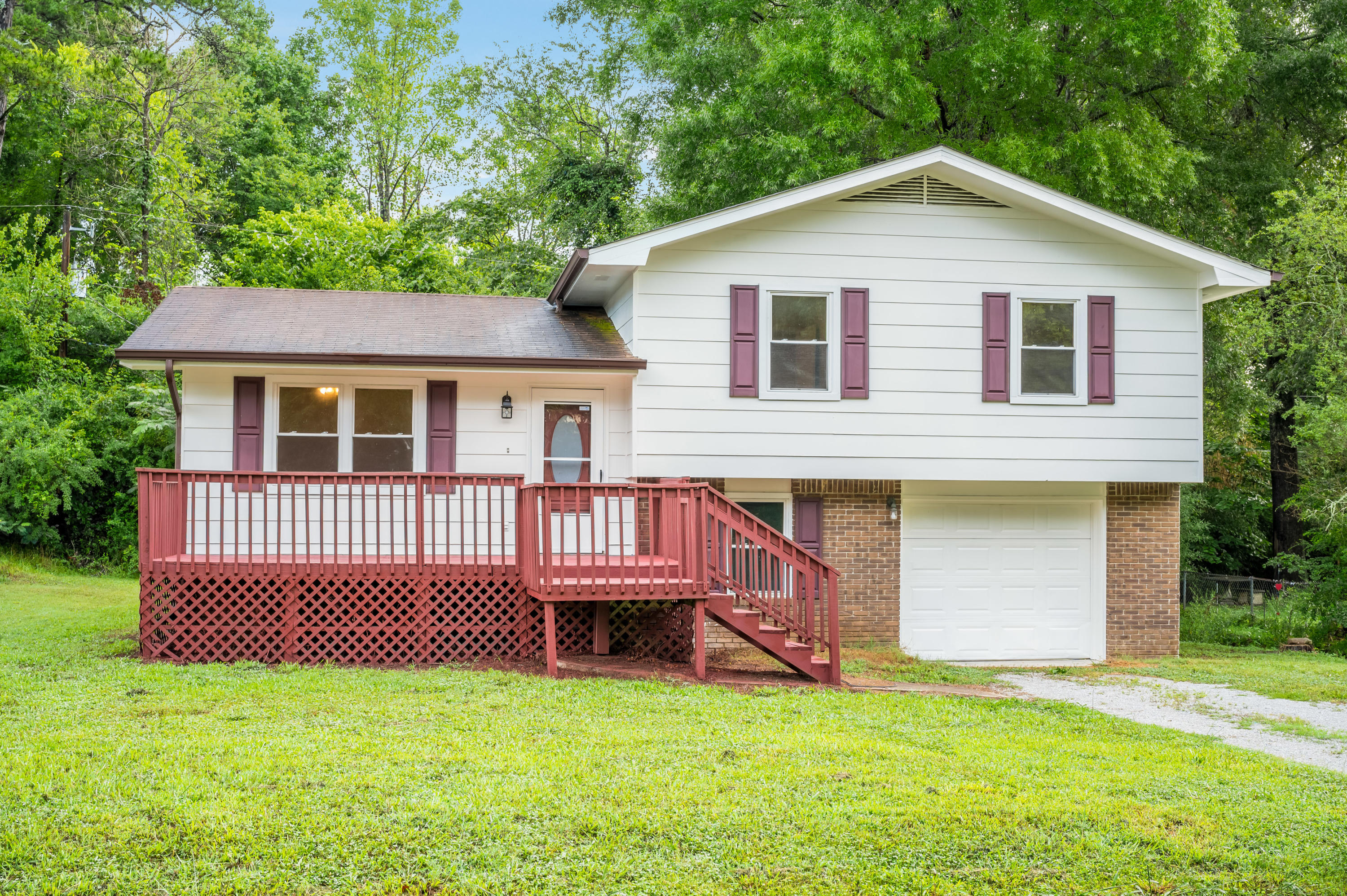 1613 North Chester Road Hixson, TN 37343 - Photo 1 of 20 1613-n-chester-rd-01