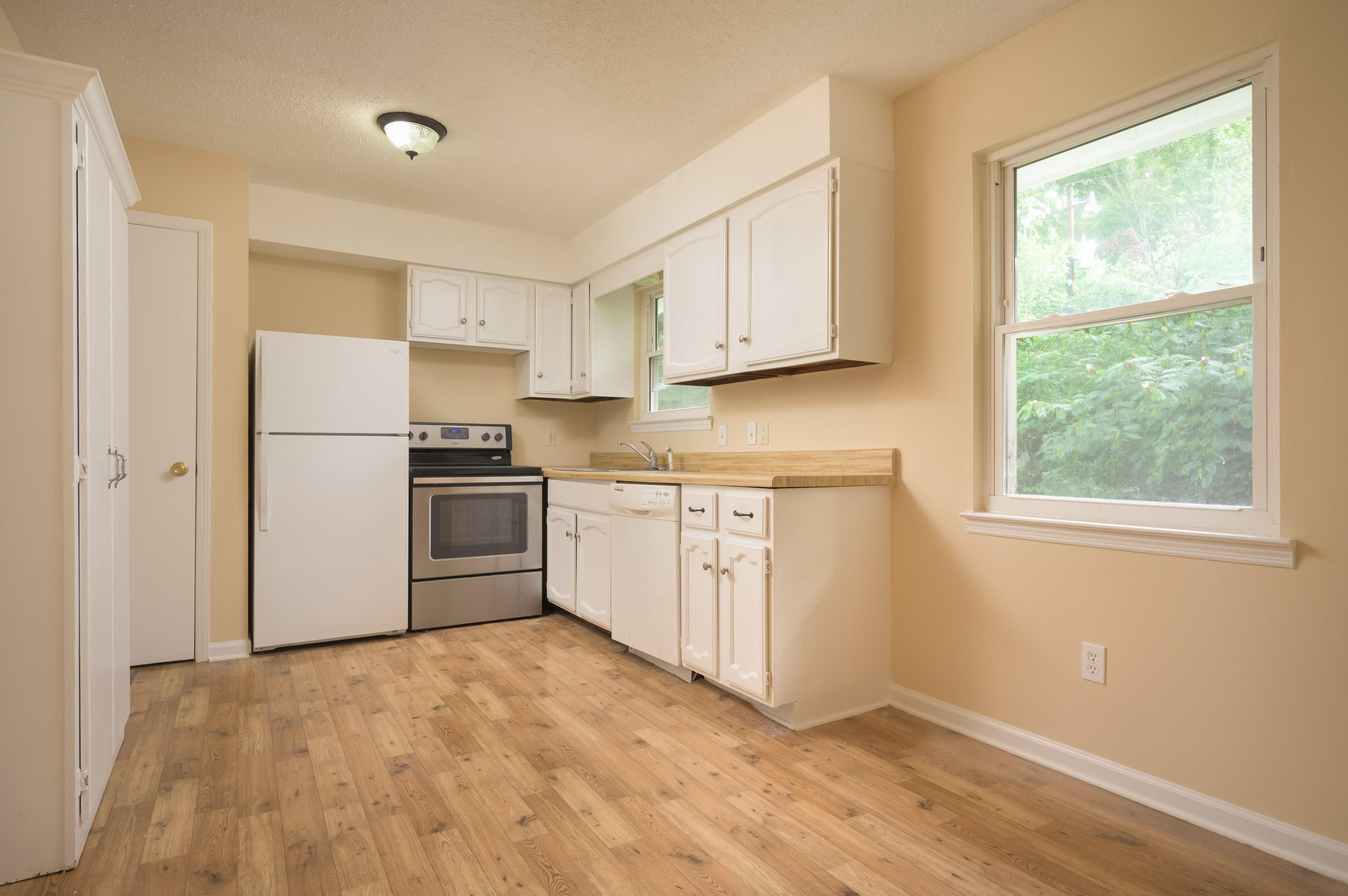 1613 North Chester Road Hixson, TN 37343 - Photo 5 of 20 1613-n-chester-rd-12
