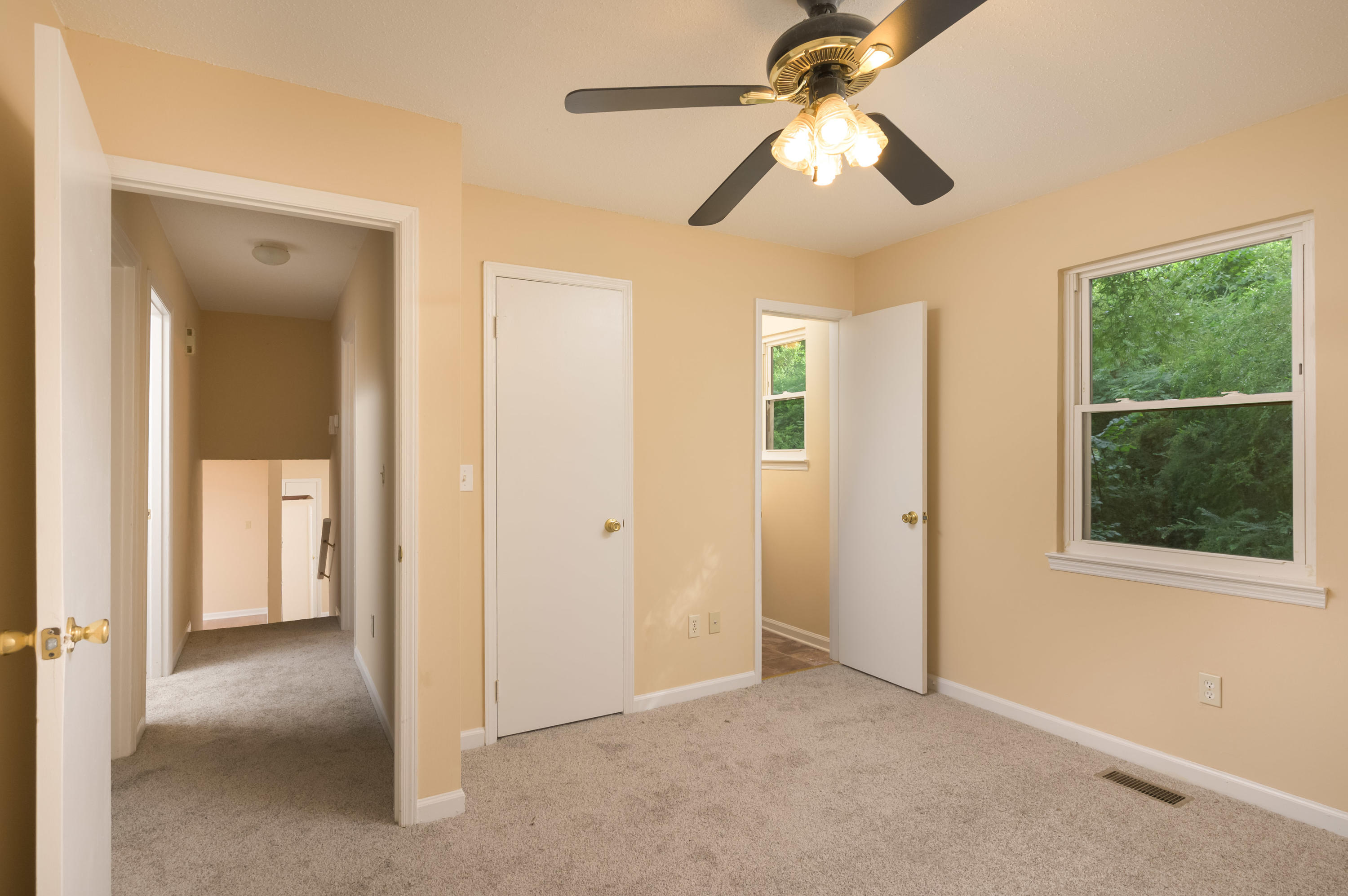 1613 North Chester Road Hixson, TN 37343 - Photo 10 of 20 1613-n-chester-rd-17