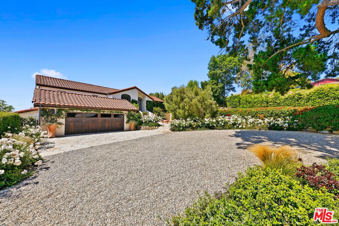 27450 Calicut Road Malibu, CA 90265 - Photo 8 of 59