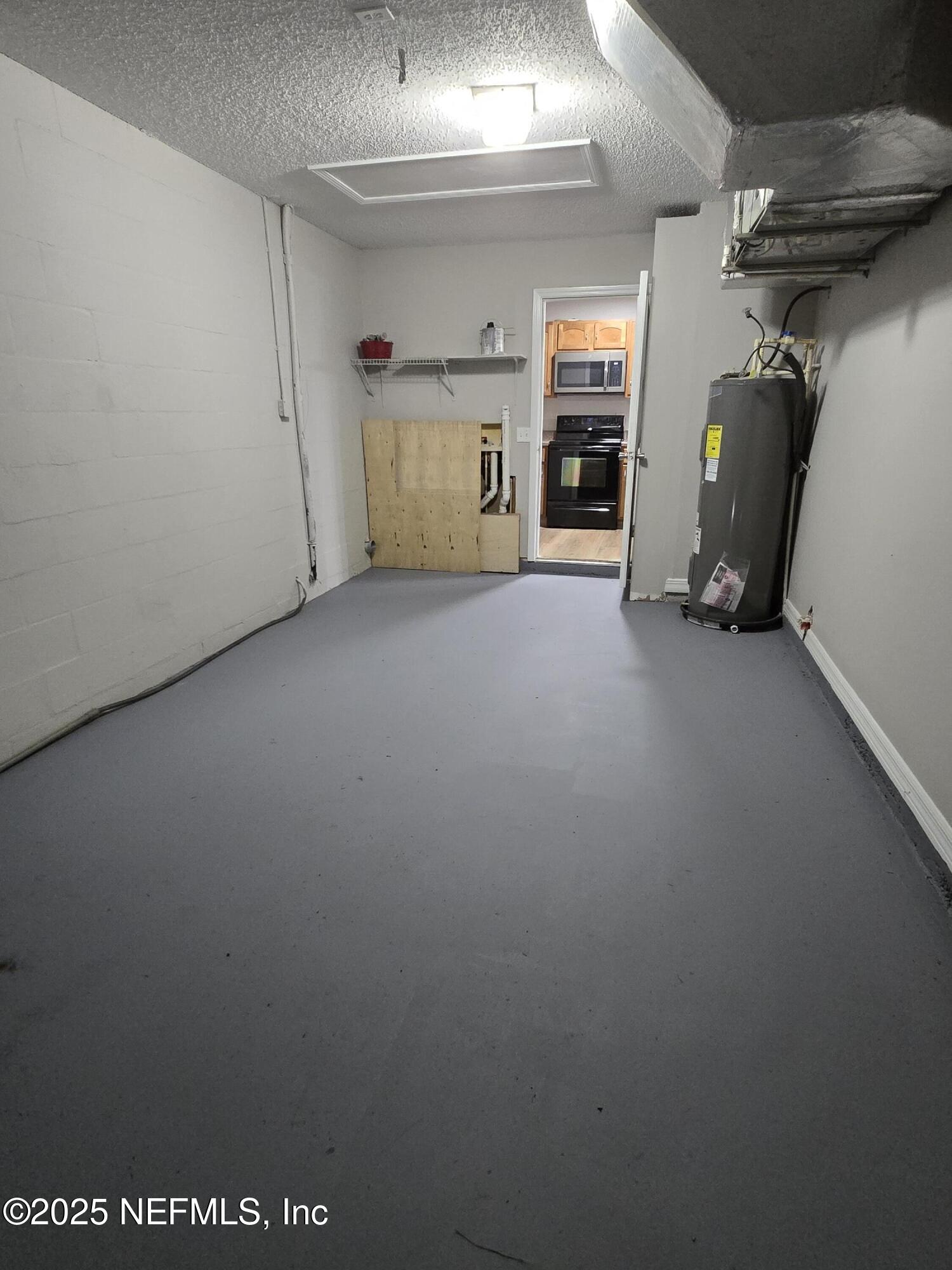 744 Palm Hammock Circle St. Augustine, FL 32095 - Photo 25 of 34 a view of a garage