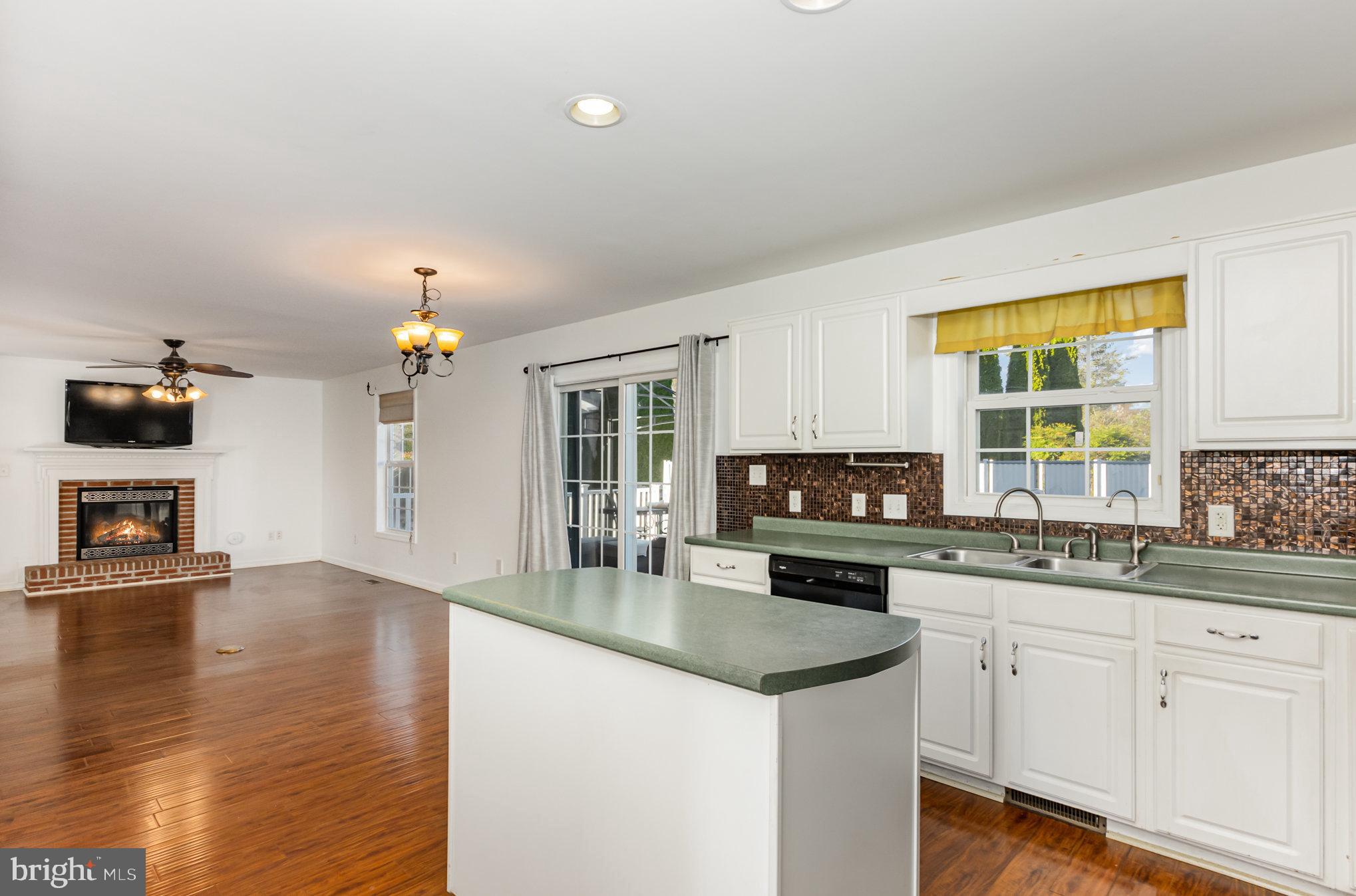 13842 Penn Shop Road Mount Airy, MD 21771 - Photo 14 of 74 Kitchen
