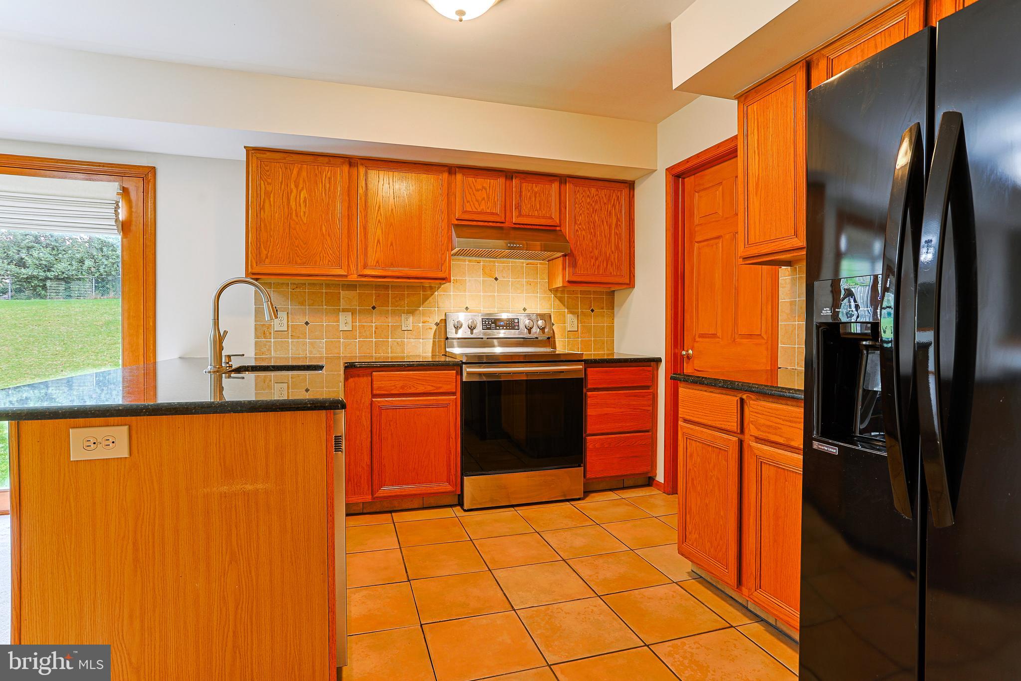 4304 Riders Lane Upper Chichester, PA 19061 - Photo 6 of 42 Gallery Image 6