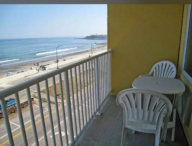 $1,350 | 703 Ocean Boulevard, Unit 305, Hampton, NH 03842