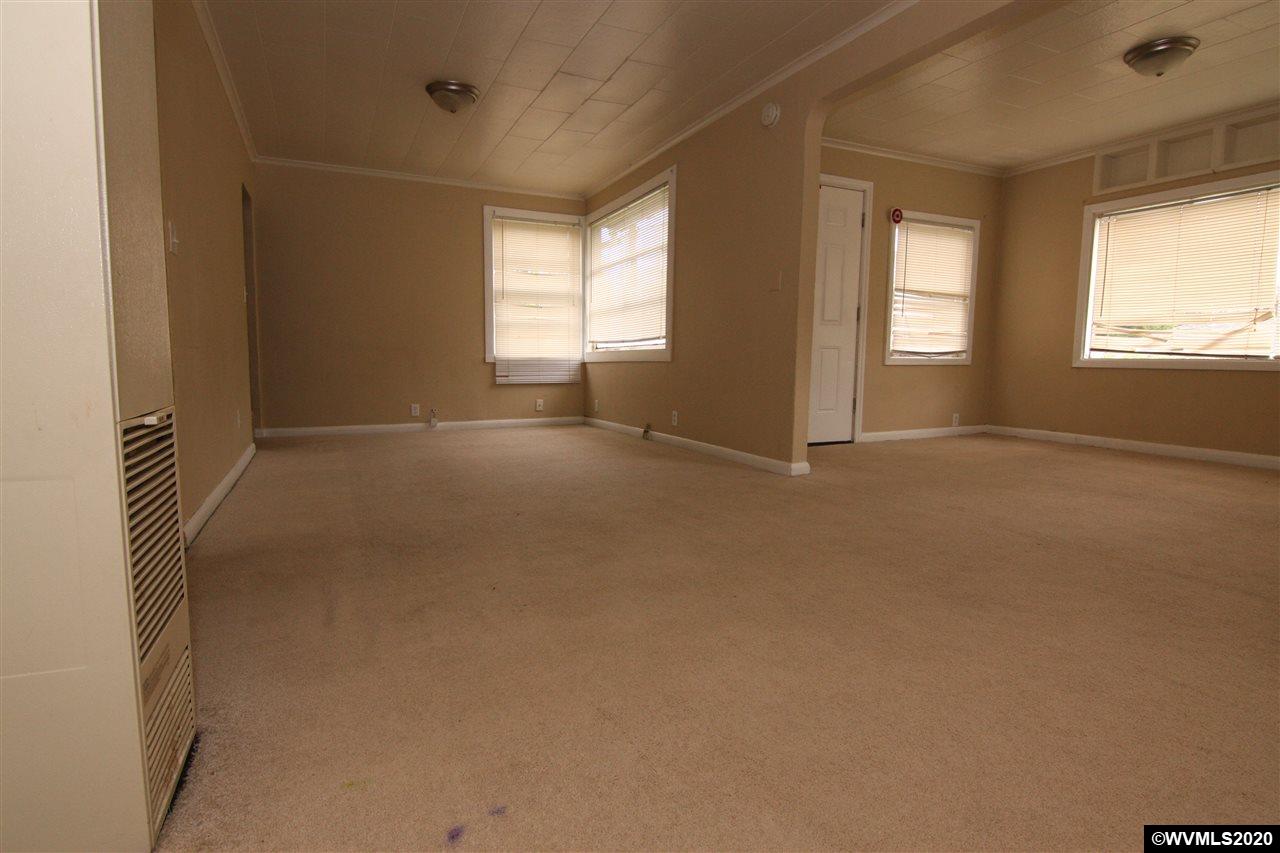 12938 Southeast Foster Road Portland, OR 97236 - Photo 4 of 9