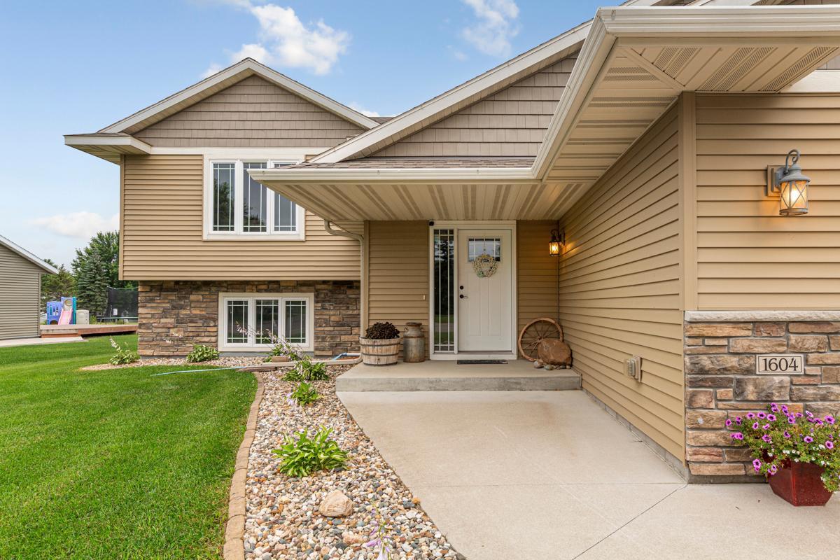 1604 Prairie Avenue Southwest Faribault, MN 55021 - Photo 38 of 42