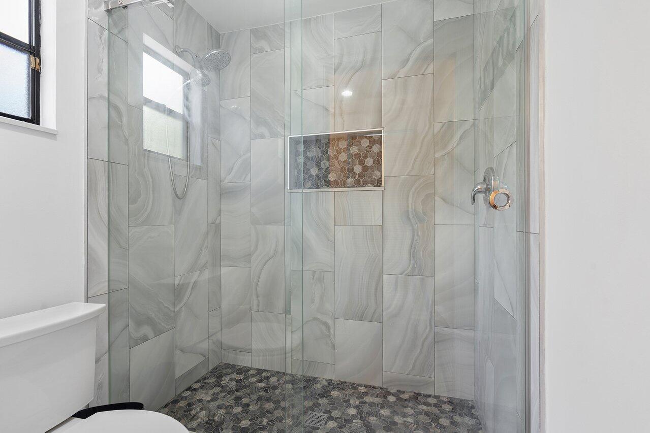 11223 Monet Ridge Road Palm Beach Gardens, FL 33410 - Photo 11 of 30 Primary Bath