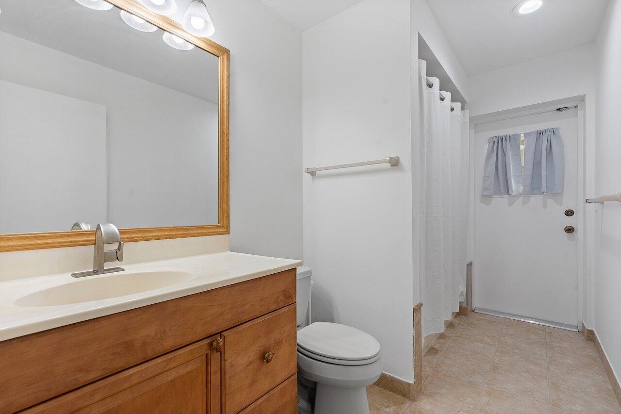 11223 Monet Ridge Road Palm Beach Gardens, FL 33410 - Photo 15 of 30 Bathroom 2