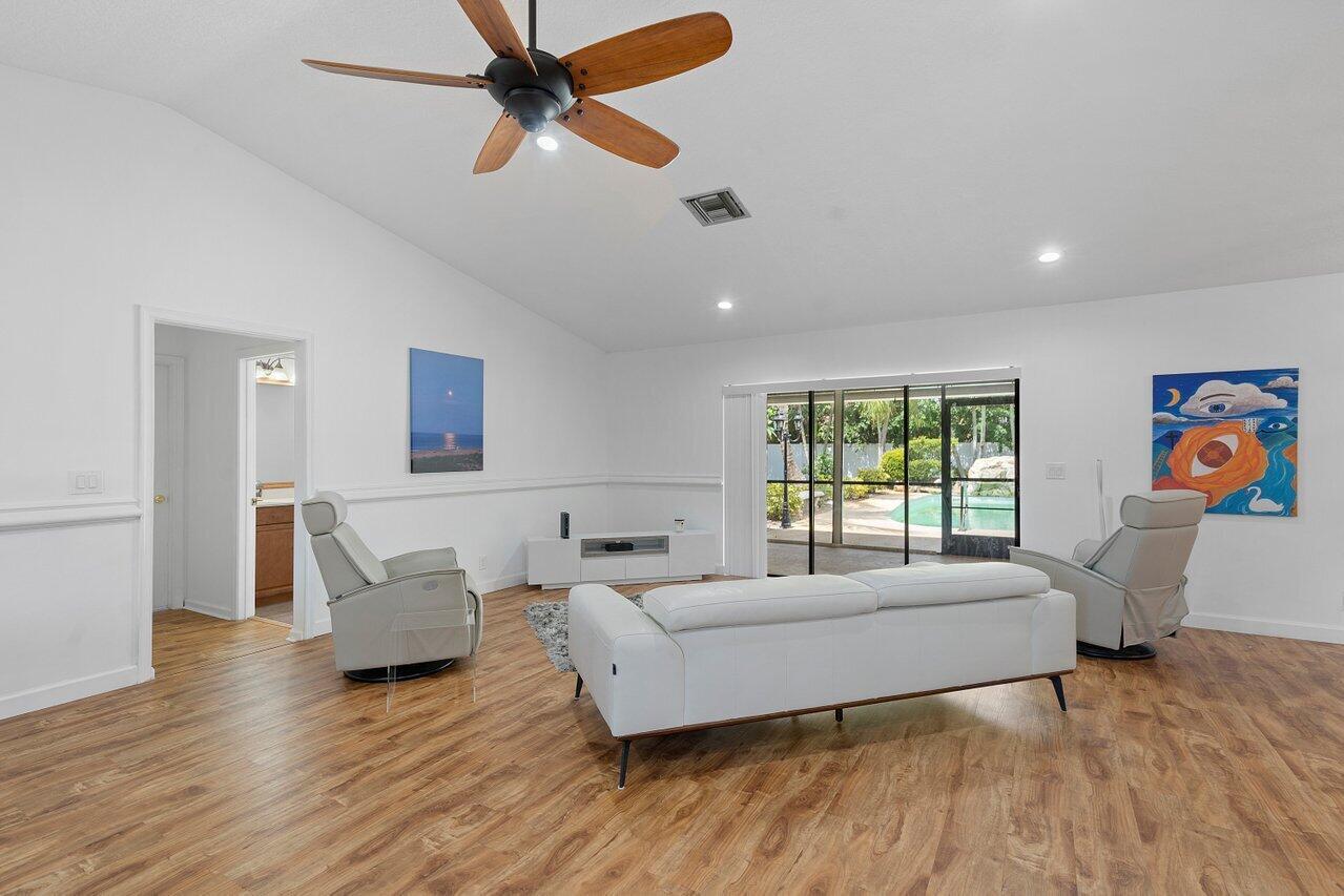 11223 Monet Ridge Road Palm Beach Gardens, FL 33410 - Photo 4 of 30 living room