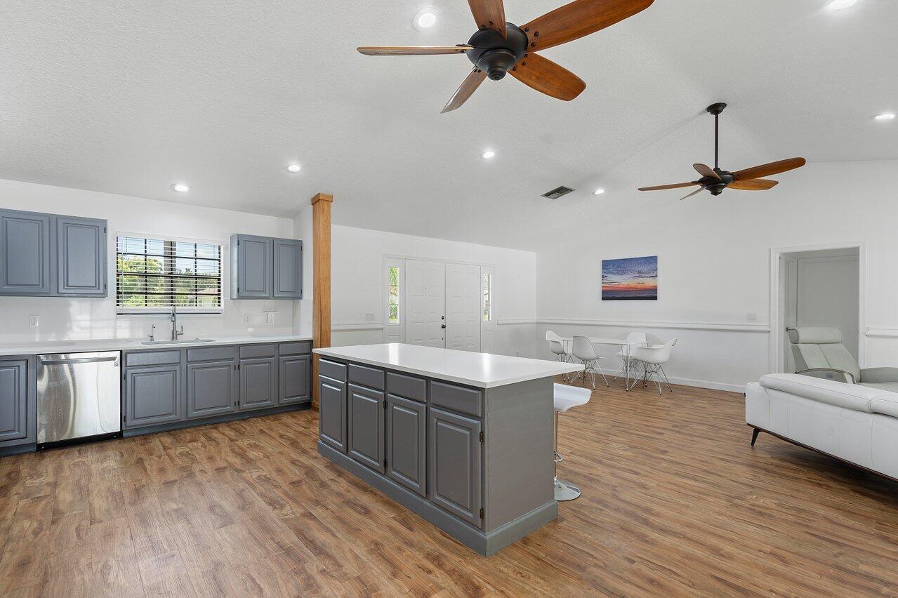 11223 Monet Ridge Road Palm Beach Gardens, FL 33410 - Photo 6 of 30 kitchen