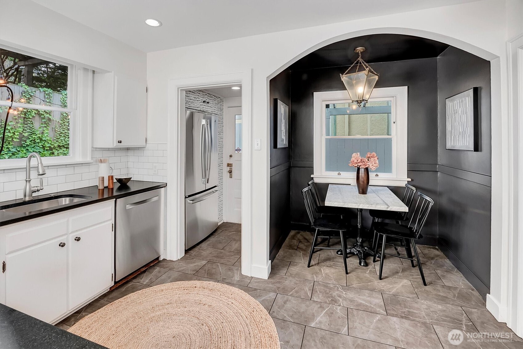 2103 5th Avenue North Seattle, WA 98109 - Photo 12 of 38