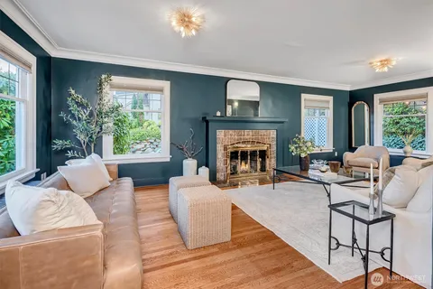$1,785,000 | 2103 5th Avenue North, Seattle, WA 98109