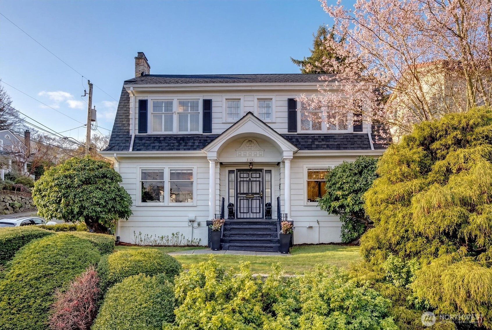 2103 5th Avenue North Seattle, WA 98109 - Photo 2 of 38