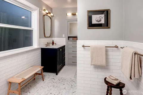 $1,785,000 | 2103 5th Avenue North, Seattle, WA 98109