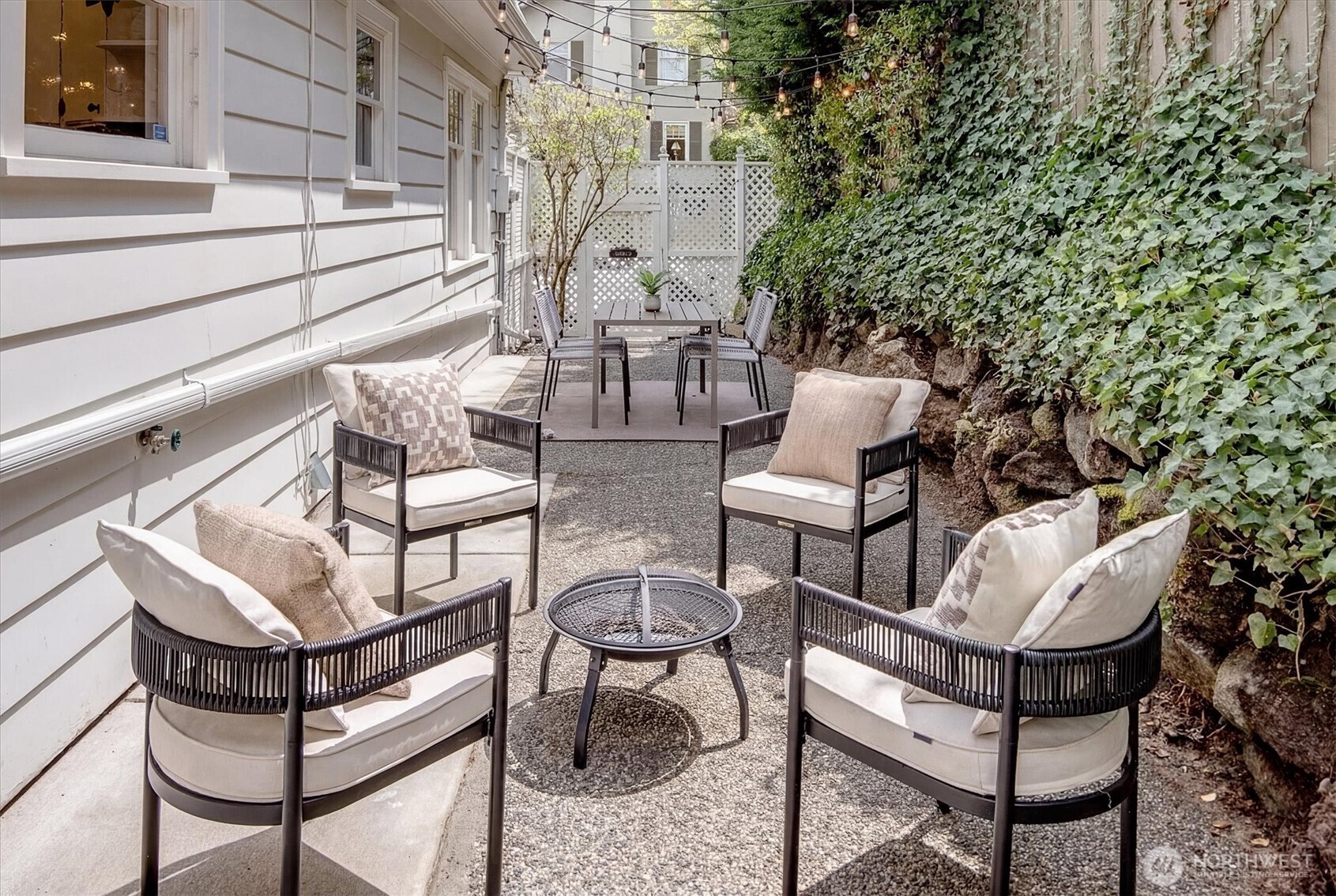 2103 5th Avenue North Seattle, WA 98109 - Photo 33 of 38