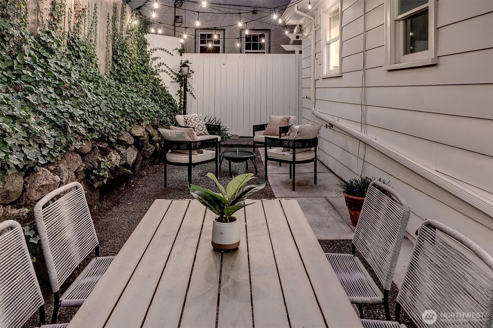 2103 5th Avenue North Seattle, WA 98109 - Photo 35 of 38